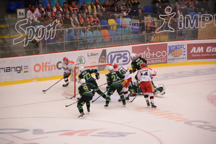 Hradečtí hokejisté porazili Karlovy Vary