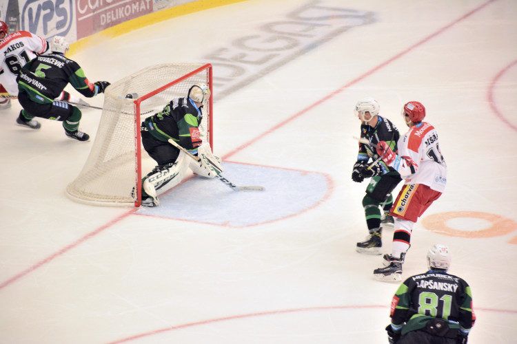 Hradečtí hokejisté porazili Karlovy Vary