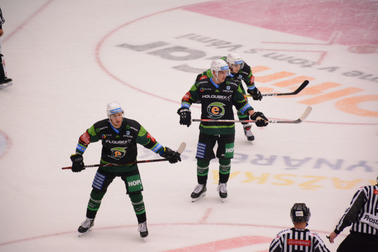Hradečtí hokejisté porazili Karlovy Vary