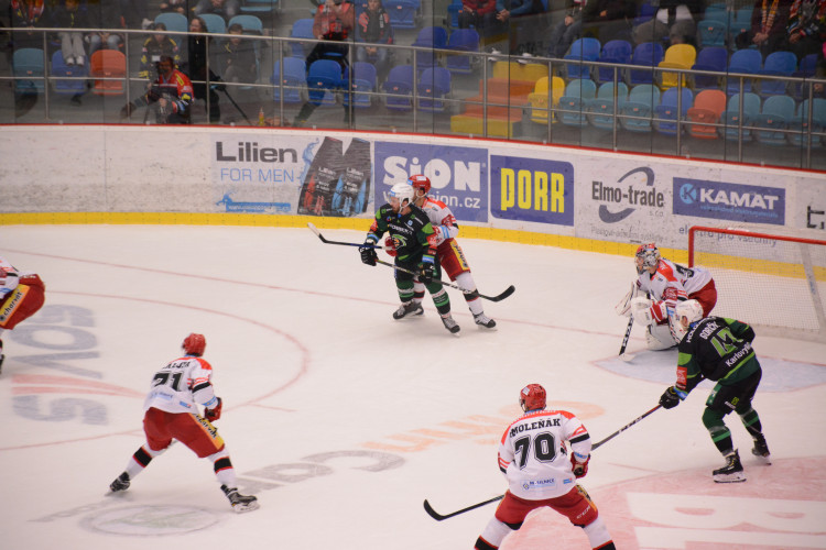 Hradečtí hokejisté porazili Karlovy Vary
