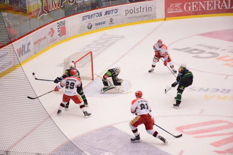 Hradečtí hokejisté porazili Karlovy Vary