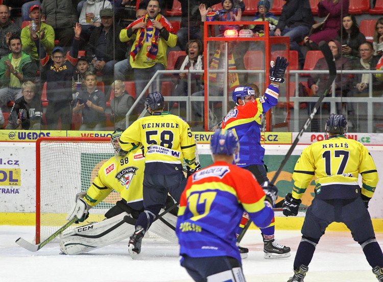 Vedoucí branku Motoru vstřelil povedenou tečí Miloslav Čermák