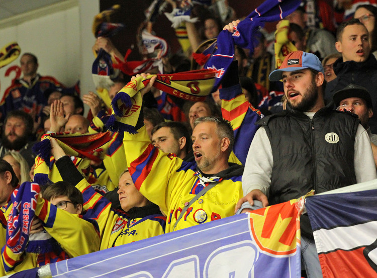 "....šály Motoru!"