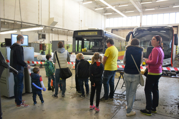 Dopravní podnik otevřel dveře návštěvníkům