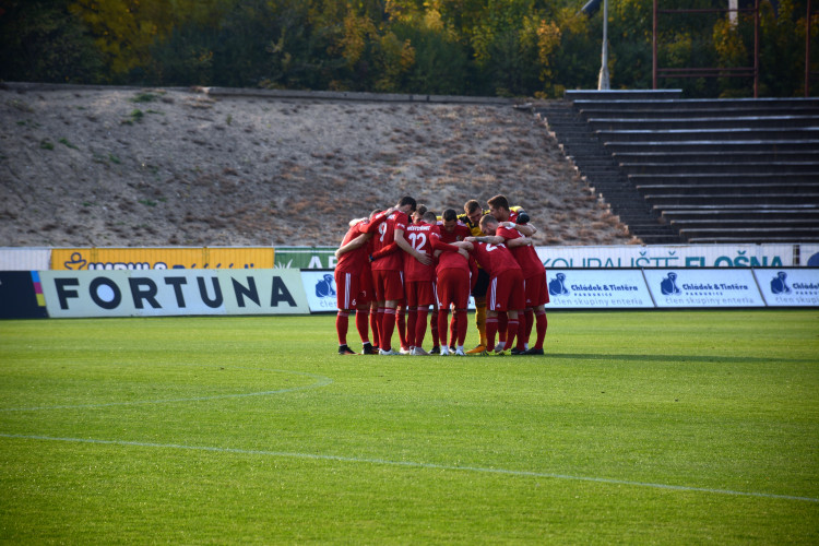Oslabený Hradec vydřel tři body a posunul se na druhé místo tabulky