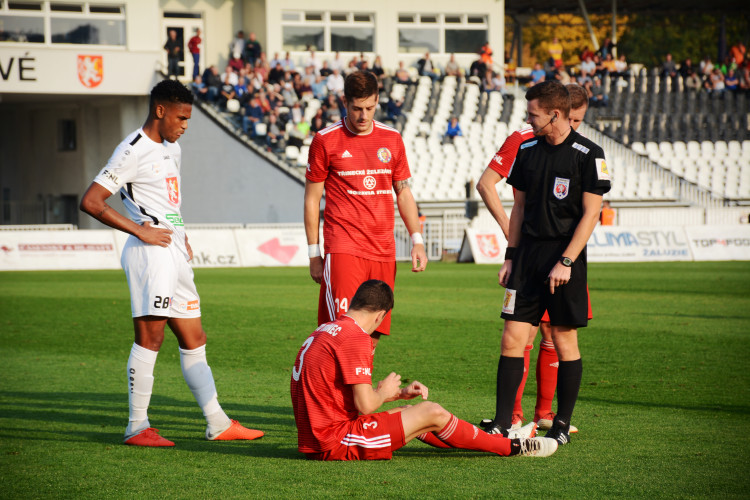 Oslabený Hradec vydřel tři body a posunul se na druhé místo tabulky