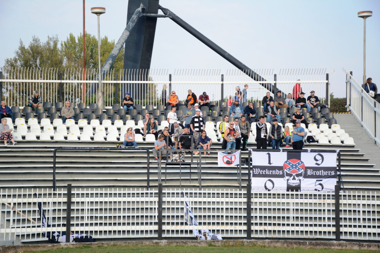 Oslabený Hradec vydřel tři body a posunul se na druhé místo tabulky