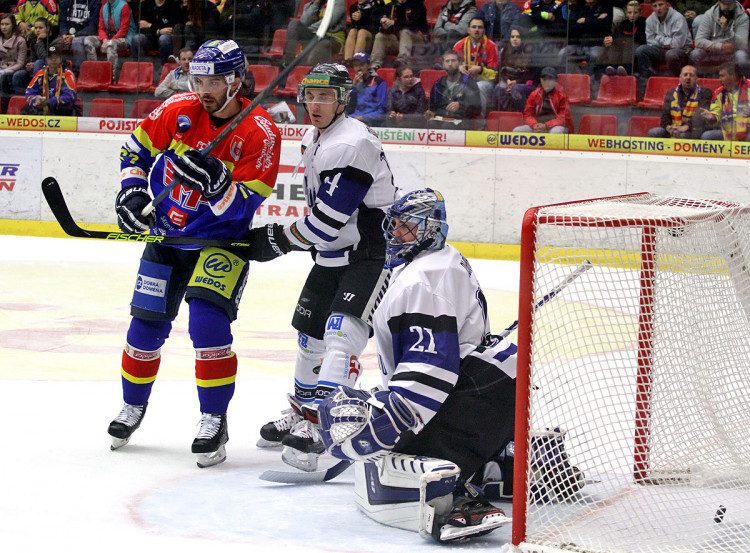 Novákova přesná trefa skončila za Bláhovými zády