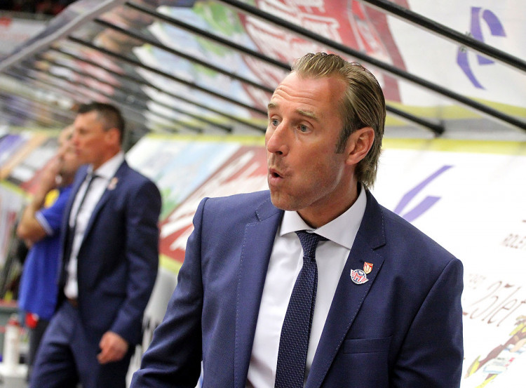 Maximálně soustředěný hlavní kouč Motoru Václav Prospal