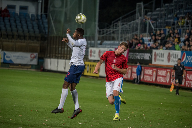 Česká dvacítka s kapitánem Havelkou remizovala s Anglií