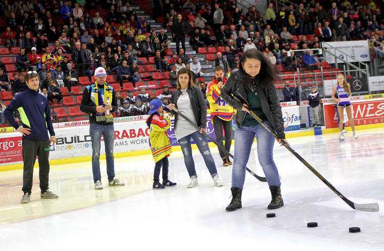 Také přestávkové soutěže se zúčastnily výhradně ženy