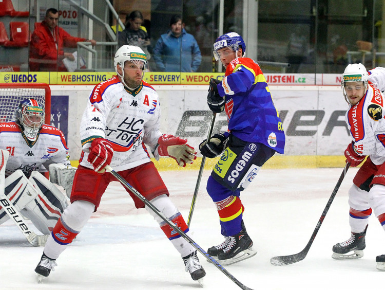 Ctirad Ovčačík a Jakub Babka očekávají z hole Pavla Pýchy dělovku