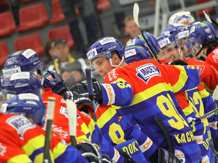 Osmá rána, která rozvlnila porubskou síťku, přiletěla z hokejky Ondřeje Kachyni