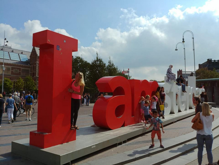 Alena Ledlová projíždí celou Evropu na kole