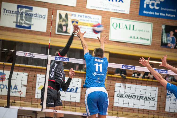 První domácí zápas letošní sezony hráči Jihostroje zvládli