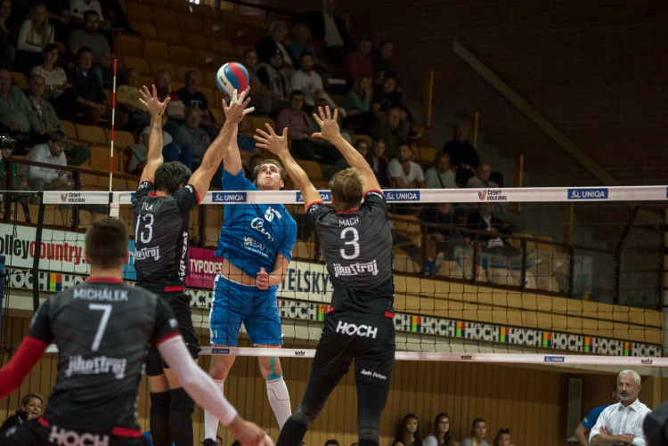 První domácí zápas letošní sezony hráči Jihostroje zvládli