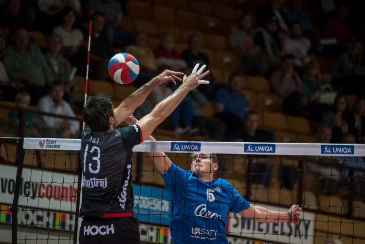 První domácí zápas letošní sezony hráči Jihostroje zvládli