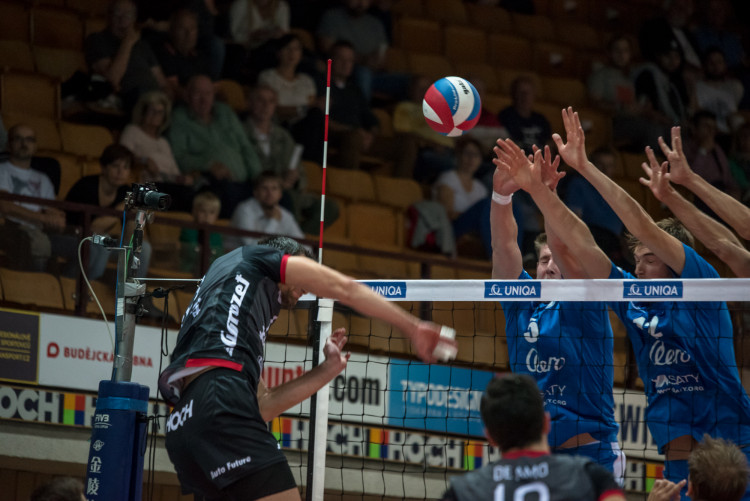 První domácí zápas letošní sezony hráči Jihostroje zvládli