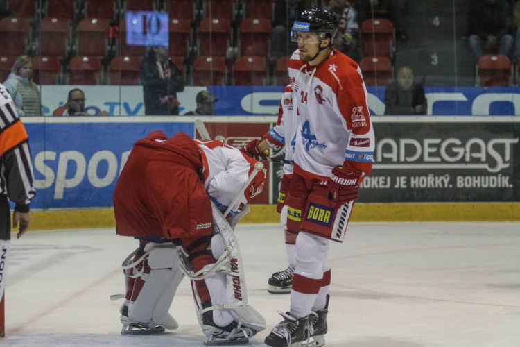 Kohouti vyhráli potřetí za sebou, Pardubice porazili 4:2. Zápas patřil Ondruškovi