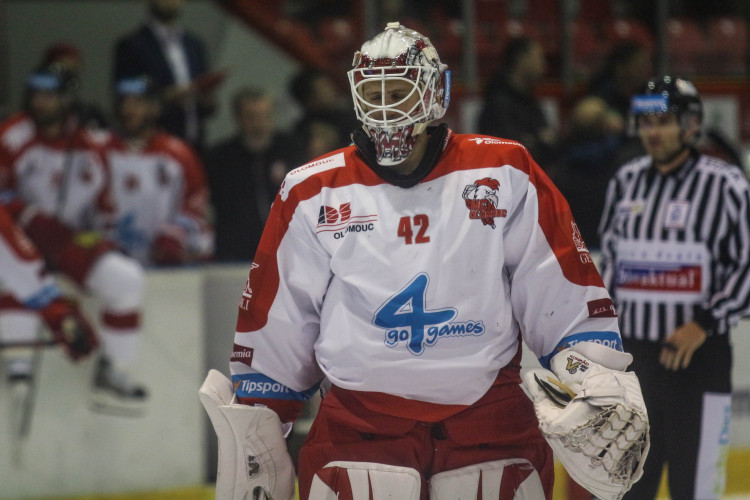 Kohouti vyhráli potřetí za sebou, Pardubice porazili 4:2. Zápas patřil Ondruškovi