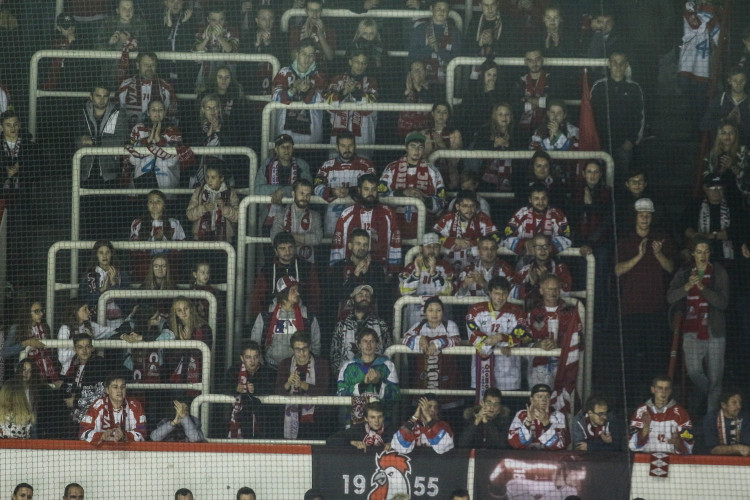 Kohouti vyhráli potřetí za sebou, Pardubice porazili 4:2. Zápas patřil Ondruškovi