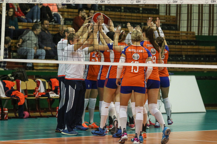 FOTOGALERIE: Dva body. Tolik chybělo olomouckým volejbalistkám k triumfu v Lize mistryň nad Albou Blaj