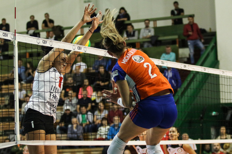 FOTOGALERIE: Dva body. Tolik chybělo olomouckým volejbalistkám k triumfu v Lize mistryň nad Albou Blaj