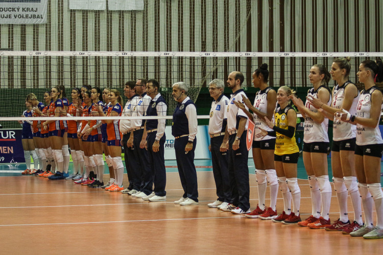 FOTOGALERIE: Dva body. Tolik chybělo olomouckým volejbalistkám k triumfu v Lize mistryň nad Albou Blaj