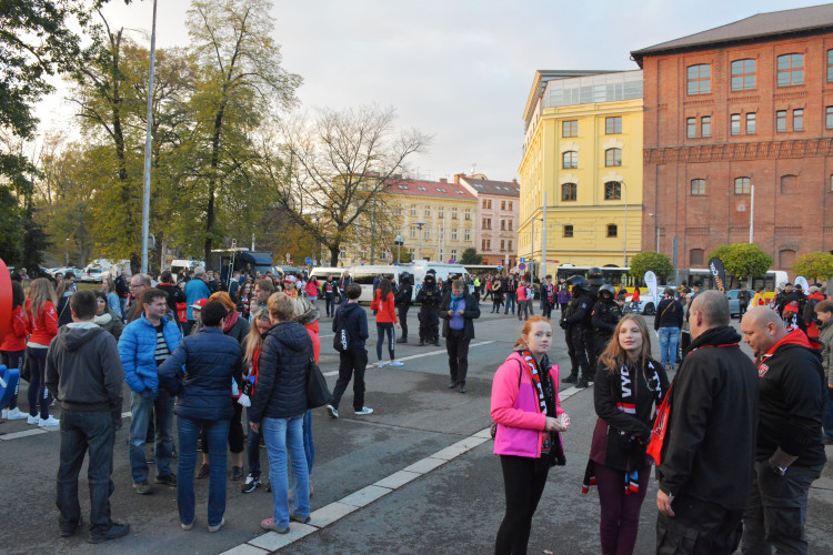 Derby ovládly Pardubice, Hradec doma v letošní sezóně poprvé padl