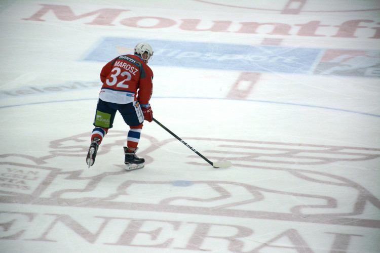 Derby ovládly Pardubice, Hradec doma v letošní sezóně poprvé padl