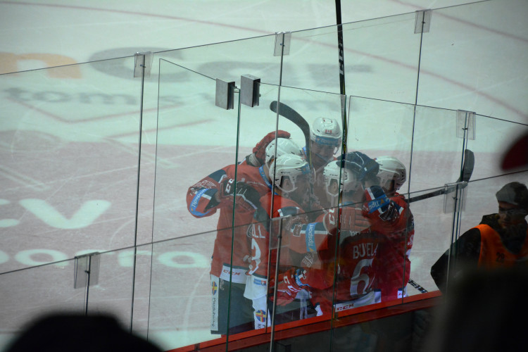 Derby ovládly Pardubice, Hradec doma v letošní sezóně poprvé padl