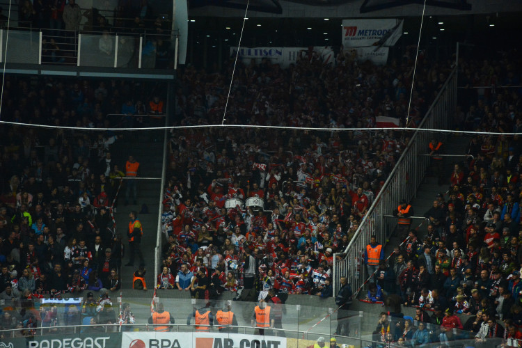 Derby ovládly Pardubice, Hradec doma v letošní sezóně poprvé padl