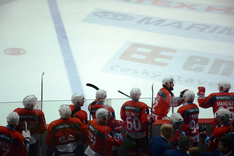 Derby ovládly Pardubice, Hradec doma v letošní sezóně poprvé padl