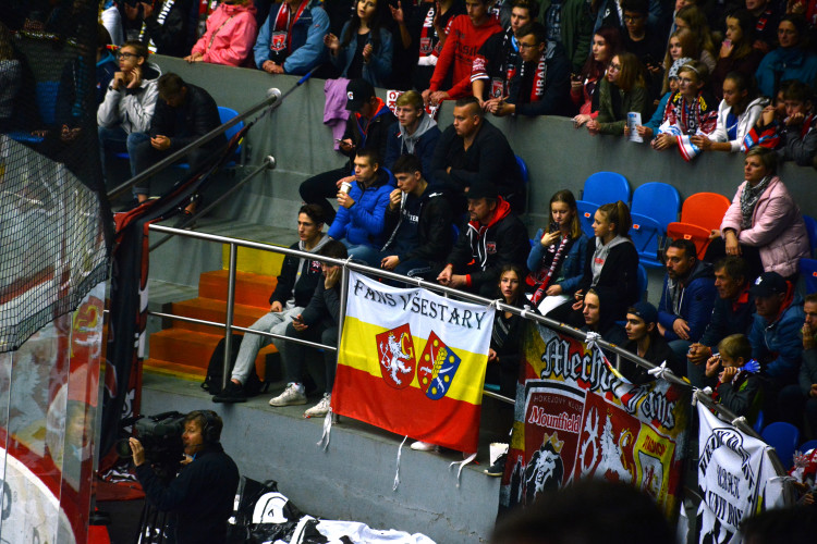 Derby ovládly Pardubice, Hradec doma v letošní sezóně poprvé padl