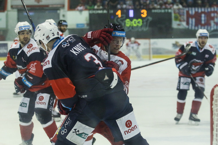 Mora padla na domácím ledě s posledním Chomutovem 2:3