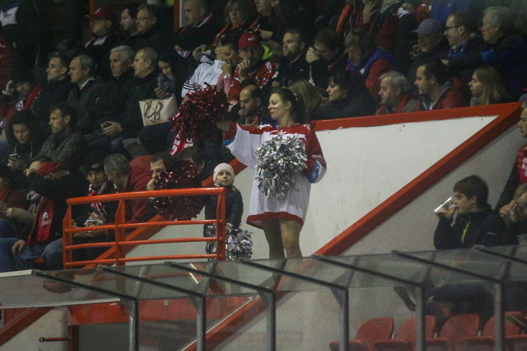 Mora padla na domácím ledě s posledním Chomutovem 2:3