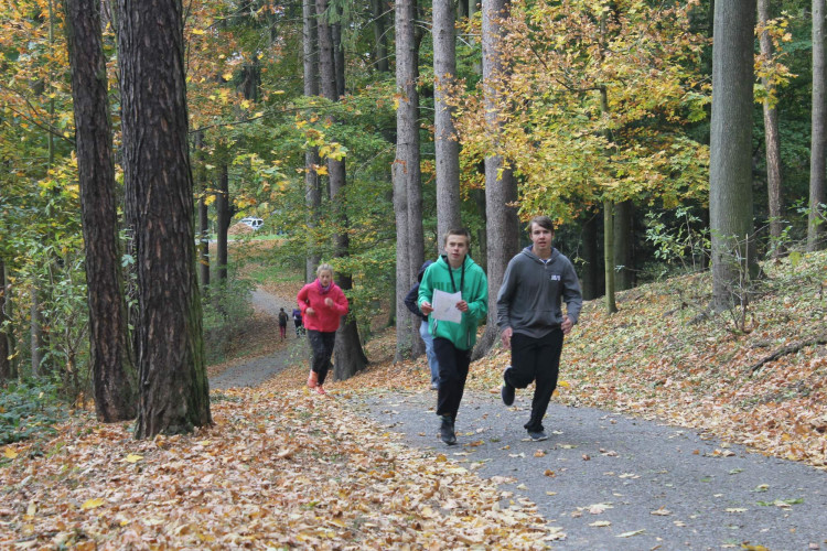 Žáci jihlavských škol si na Heulose vyzkoušeli branný běh. Na jaře již s účastí veřejnosti