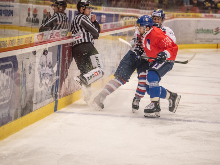 Motor porazil Přerov 3:1 ve speciálních retro dresech