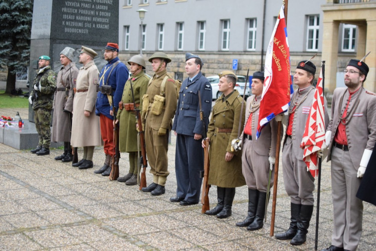 Podívejte se, jak probíhal pietní akt u pomníku T G. Masaryka k 28. říjnu