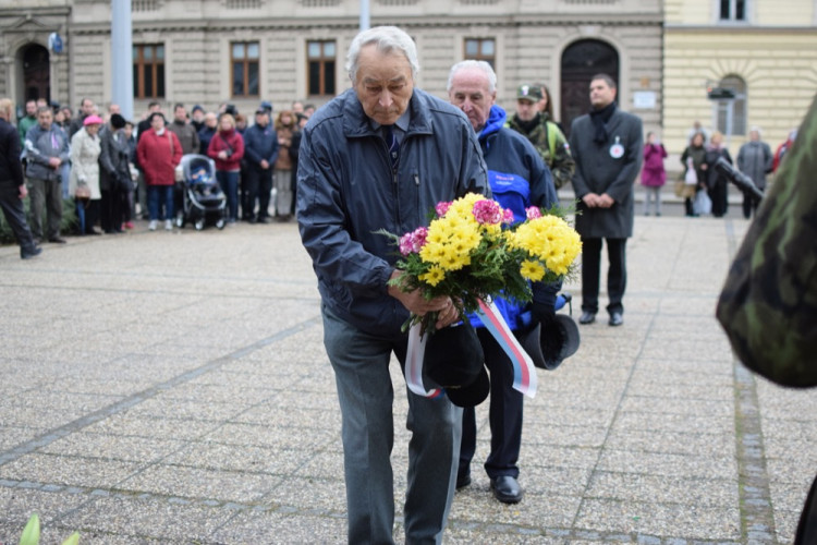 Podívejte se, jak probíhal pietní akt u pomníku T G. Masaryka k 28. říjnu