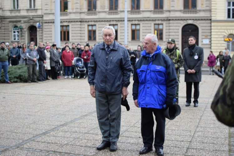Podívejte se, jak probíhal pietní akt u pomníku T G. Masaryka k 28. říjnu