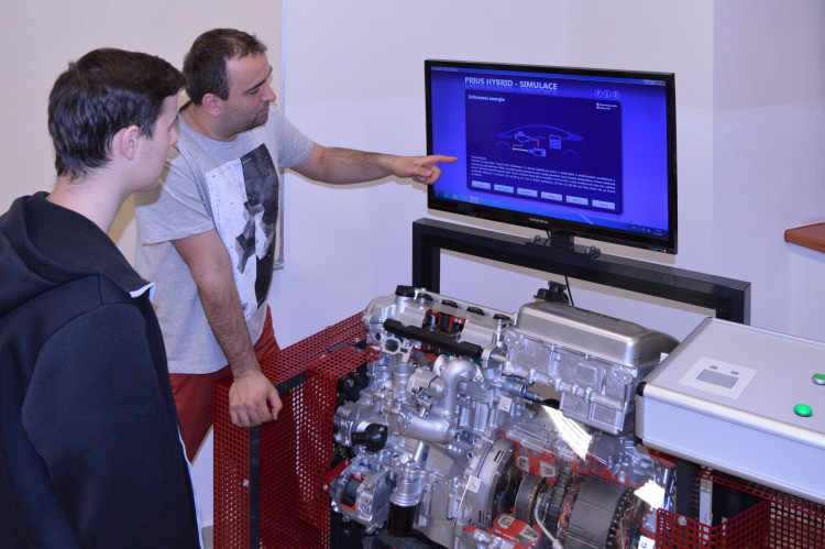 VOŠ a SPŠ Automobilní a Technická