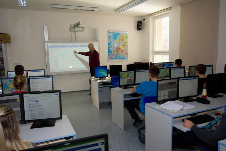 VOŠ a SPŠ Automobilní a Technická