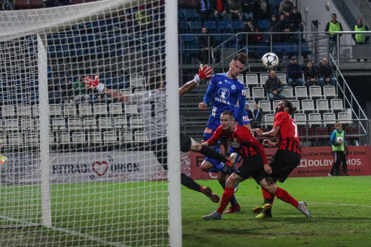 Sigma vydřela s Opavou na domácím hřišti bod, po dvou inkasovaných gólech vyrovnala na 2:2