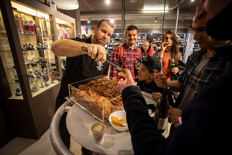 SNOWBOARD ZEZULA 2nd Floor Grand Opening 2018