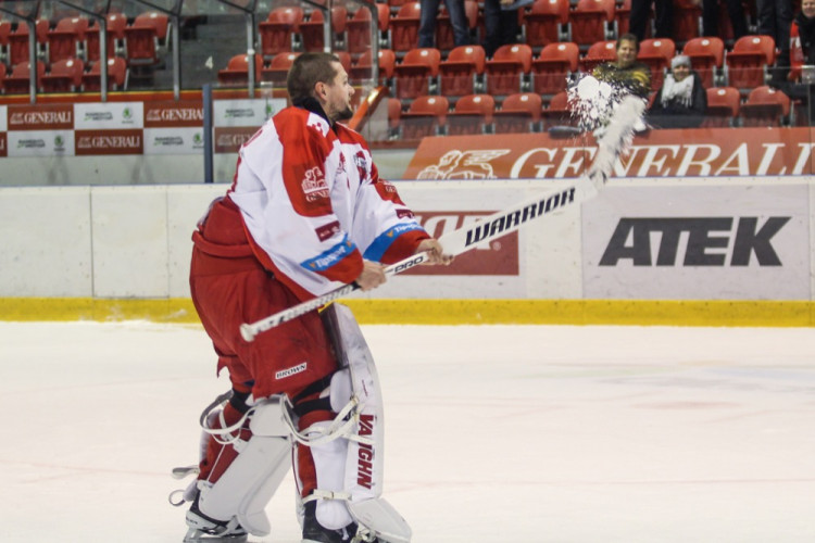 FOTOGALERIE: Hokejisté Olomouce porazili s přehledem Litvínov 3:1, zápas se protáhl kvůli opravě plexiskla
