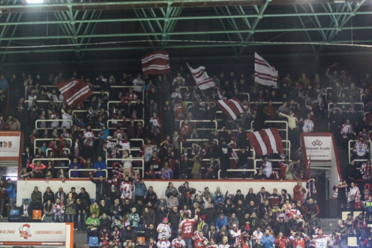 FOTOGALERIE: Hokejisté Olomouce porazili s přehledem Litvínov 3:1, zápas se protáhl kvůli opravě plexiskla