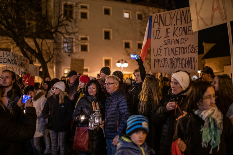 Den boje za svobodu a demokracii