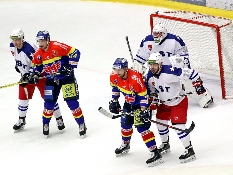 Čermák a Babka se svými strážci z Vysočiny