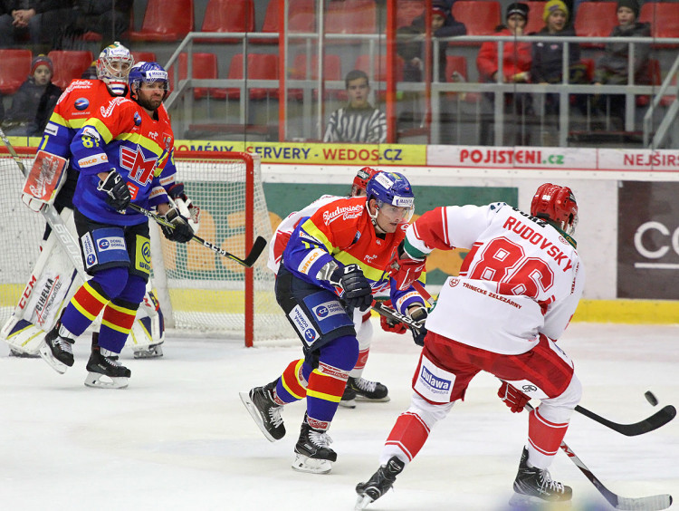 Čermák vyhazuje před Rudovským
